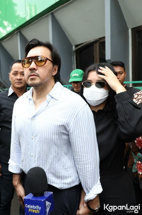 Potret David Eks Naif Damping Sang Putri Audrey Davis ke Pengadilan Untuk Kasus Video Syur, Persidangan Ditunda