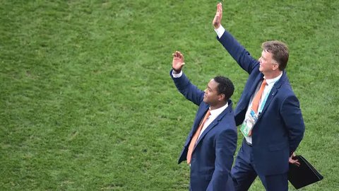 Instagram Patrick Kluivert Langsung Diserbu Netizen Meski Belum Resmi jadi Pelatih Baru Timnas Indonesia