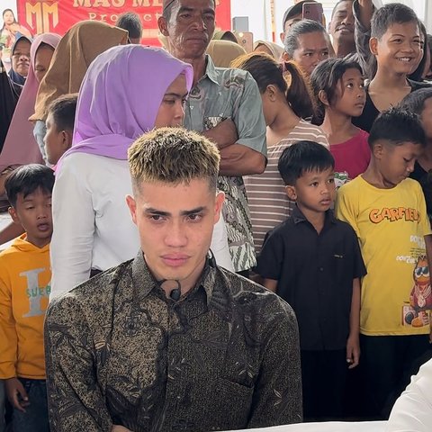 Potret Haru Aisar Khaled Jadi Saksi Nikah Karyawannya, Beri Kado Luar Biasa