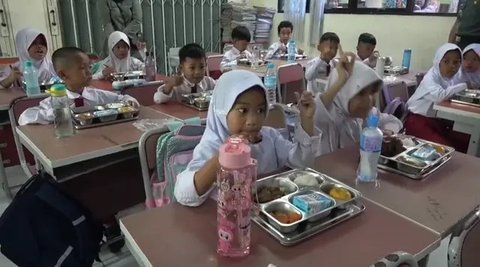 Bocah SD Ogah Makan Makanan Bergizi Gratis, Alasannya Miris Bikin Banjir Air Mata