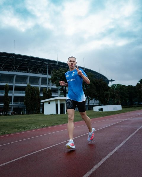 Pamer Otot Perut, Wanda Hara Tunjukkan Semangat Olahraga Lari dan Siap Menuju Tokyo Marathon