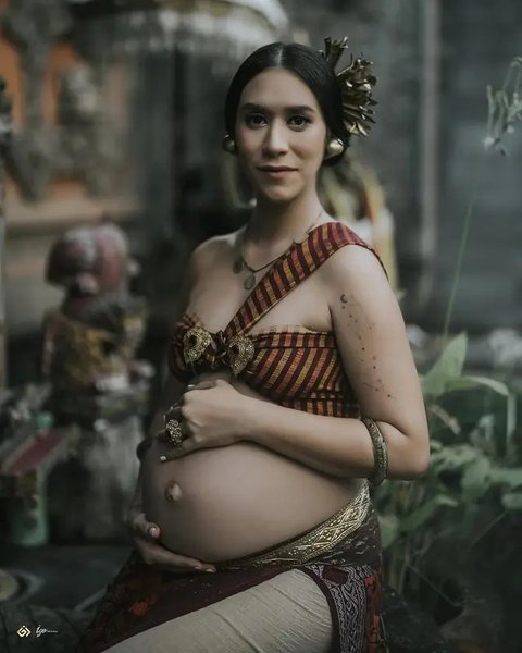 6 Potret Artis Asal Bali saat Pamer Baby Bump, Terbaru Ada Mahalini dengan Pesona Kecantikannya