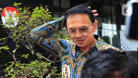 FOTO: Ekspresi Ahok Garuk-Garuk Kepala Usai Diperiksa KPK, Sebut Kasus LNG Bukan di Zamannya