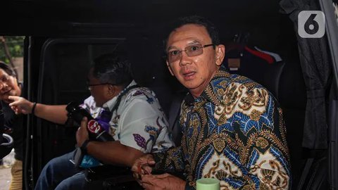 FOTO: Ekspresi Ahok Garuk-Garuk Kepala Usai Diperiksa KPK, Sebut Kasus LNG Bukan di Zamannya