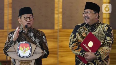 FOTO: Senyum Pramono-Rano Resmi Ditetapkan Jadi Gubernur dan Wakil Gubernur Jakarta Terpilih