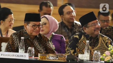 FOTO: Senyum Pramono-Rano Resmi Ditetapkan Jadi Gubernur dan Wakil Gubernur Jakarta Terpilih