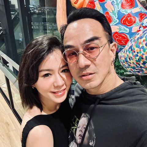 Jarang Tersorot, Potret Joe Taslim Bareng Istri Cantiknya Julia yang Sudah 20 Tahun Menikah - Selalu Mesra