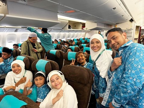 Meisya Siregar dan Bebi Romeo Ajak Keluarga Laksanakan Umrah Bersama