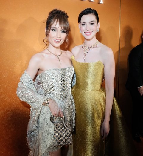 Hadiri Exhibition Bvlgari, Cinta Laura Pamer Kedekatan dengan Liu Yifei hingga Anne Hathaway