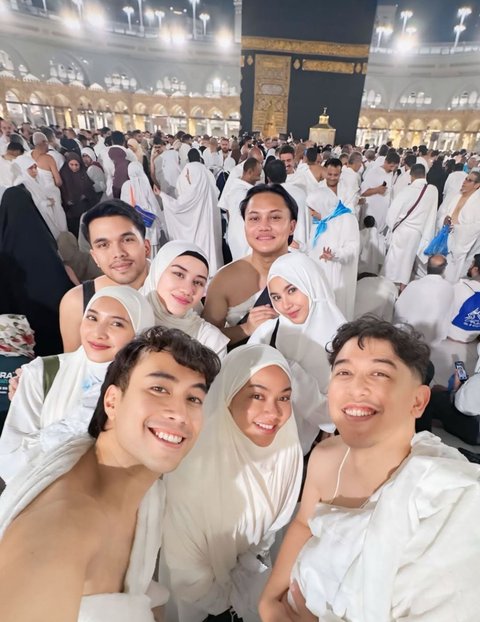 Thariq Halilintar dan Aaliyah Massaid Jalani Umrah Bersama, Caption Haru Penuh Syukur