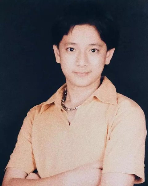 6 Potret Lawas Billy Davidson di Awal Karier yang Disebut Lebih Cocok Perankan Kang Tae Moo di Film 'Business Proposal'