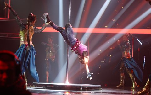 Cerita Dewi Perssik Tampil di Momen Spesial Ulang Tahun ke-30 Indosiar, Akui Ditantang Gerakan Ariel Silk saat Pole Dance