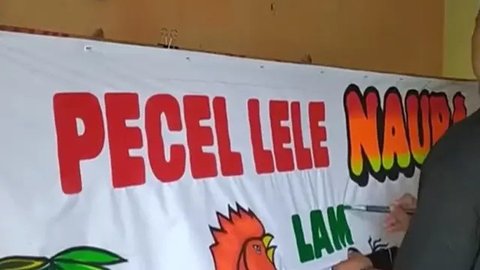 Dilukis Manual, Ternyata Begini Proses Pembuatan Spanduk Pecel Lele