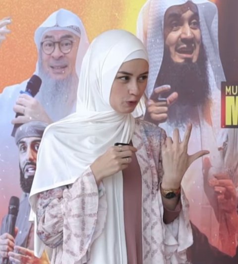 Kimberly Ryder Tampil dalam Balutan Hijab Syar'i, Pesona Kecantikan Sejati