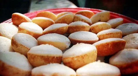 Tips Membuat Kue Apem Tepung Beras dengan Hasil Maksimal dan Warna Menarik