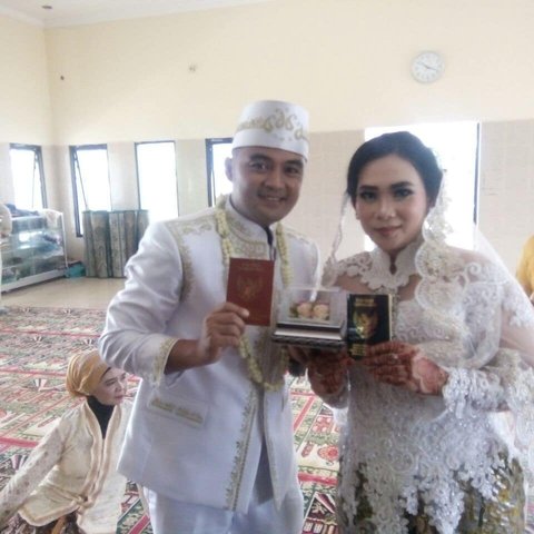 Potret Aktor Sandy Permana Bersama Istrinya yang Kini Tinggal Jadi Kenangan