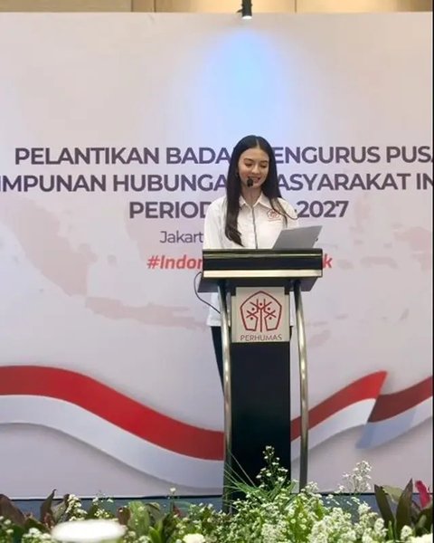 6 Potret Cantik Raline Shah Jadi Staf Khusus Kemkomdigi, Wakili Menteri Meutya di Acara Perhumas