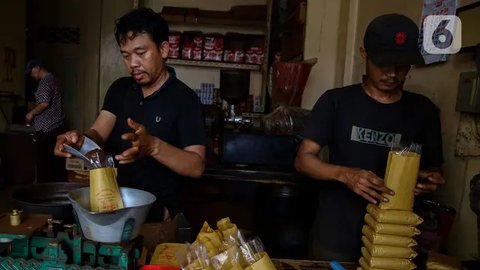 FOTO: Geliat Kopi Bis Kota yang Legendaris di Sudut Jatinegara, Tetap Bertahan Berkat Cita Rasa