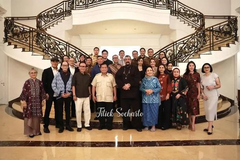 Titiek Soeharto Tunjukkan Keakraban Saat Menjamu Prabowo dan Steven Seagal, Ini Potretnya