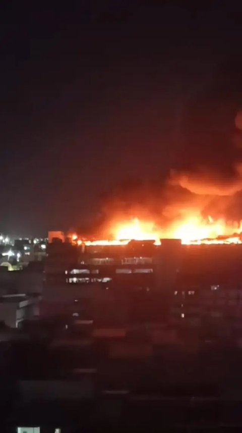 Fakta Kebakaran Glodok Plaza: 7 Jam Lebih Api Membara