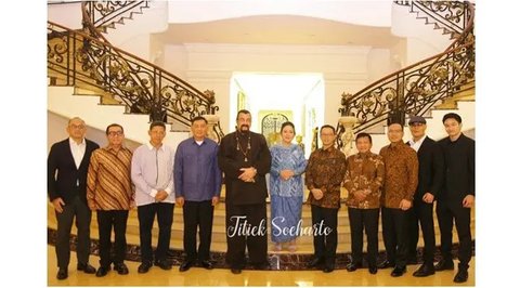 6 Potret Azka Corbuzier Bertemu Steven Seagal saat Temani Ayahnya Makan Malam dengan Prabowo Subianto dan Titiek Soeharto