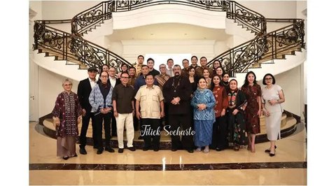 6 Potret Azka Corbuzier Bertemu Steven Seagal saat Temani Ayahnya Makan Malam dengan Prabowo Subianto dan Titiek Soeharto