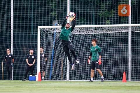 Manchester United Incar Kiper Asal Jepang untuk Gantikan Andre Onana, Bersaing dengan Chelsea