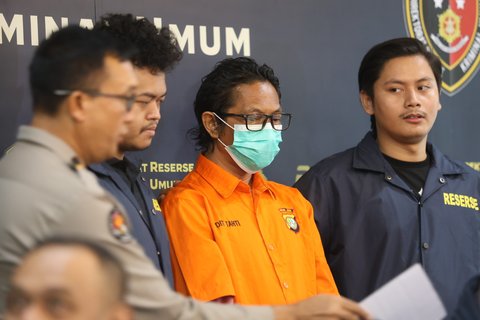 Lagi Asik Makan Roti Bakar Nanang Gimbal Diciduk Polisi, Kini Terancam Hukuman 15 Tahun Penjara Usai Bunuh Sandy Permana