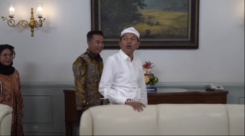 Tempat Tidur Masih Asli, Dedi Mulyadi Puji di Gedung Pakuan Ada Kamar Soekarno 'Awas Jangan Nakal Kalau Tidur di Sini'