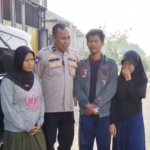 3 Minggu Jalan Kaki dari Banyuwangi, Pria Ini Ketemu Polisi Baik, Langsung Diantar Pulang sampai ke Rumah