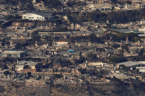 FOTO: Penampakan Los Angeles Luluh Lantak Bak Medan Perang Akibat Kebakaran Dahsyat, Disebut Karma Dukung Genosida di Gaza