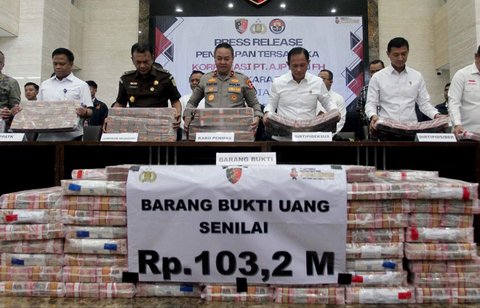 FOTO: Ini Tumpukan Uang Rp103,27 Miliar Terkait Kasus Judi Online, Disita dari 15 Rekening Bank