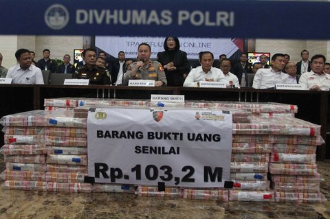 FOTO: Ini Tumpukan Uang Rp103,27 Miliar Terkait Kasus Judi Online, Disita dari 15 Rekening Bank