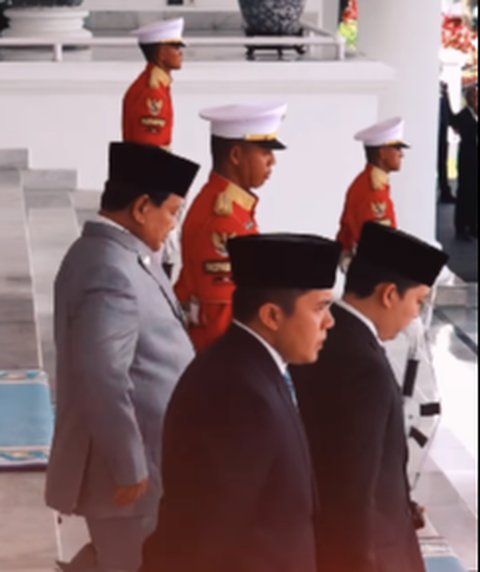 Momen Ajudan Rizky Irmansyah Gercep Pasang Badan usai Lihat Presiden Prabowo Subianto Turuni Anak Tangga, Disebut Rebutan sama Seskab