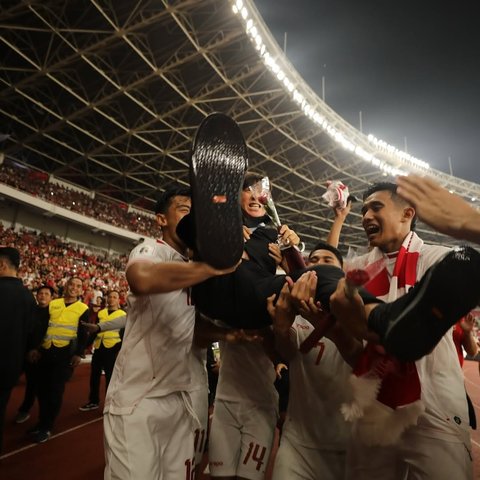 Kumpulan Momen Akrab Rizky Ridho dengan STY di Timnas, Pamer Otot Hingga Beri Tanda Love