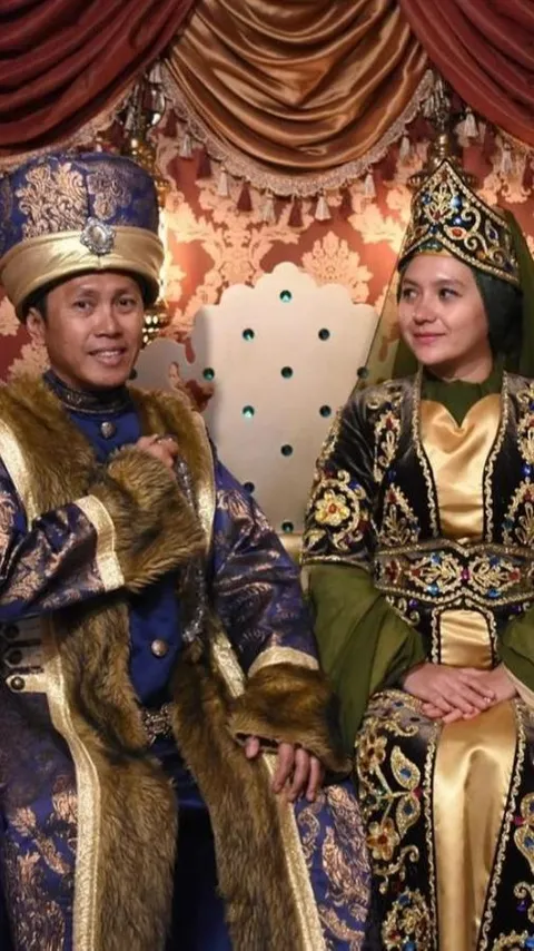 Eko Patrio Unggah Potret Romantis dengan Viona di Anniversary Pernikahan ke-22, Foto Jadulnya Bikin Salfok