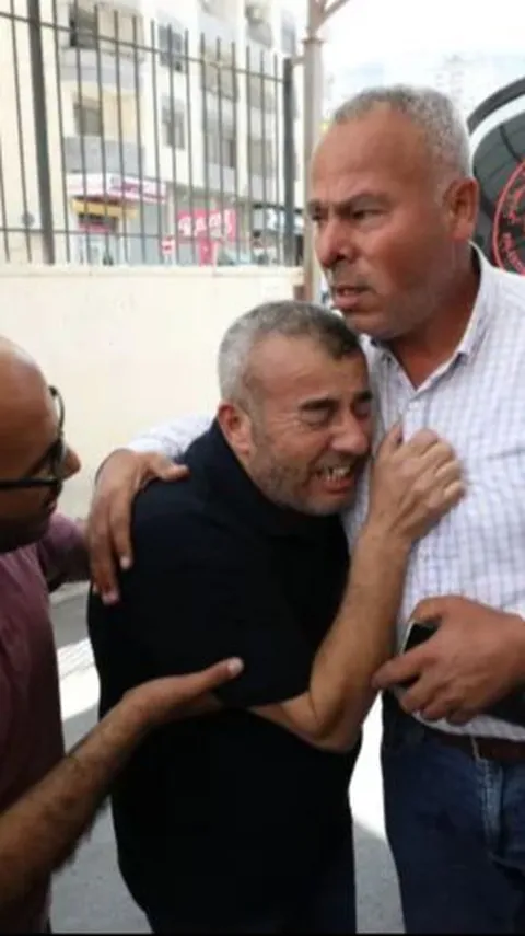 Pria Palestina dan Anaknya Tewas Diberondong Peluru Saat Hadiri Upacara Pemakaman