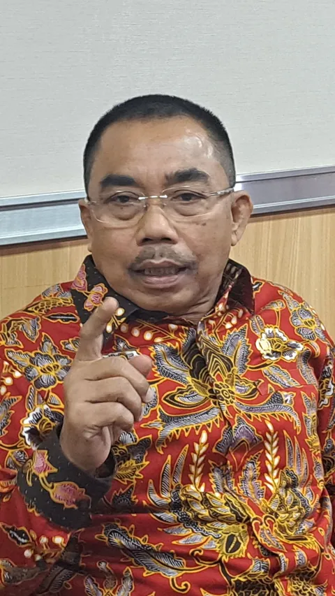 Profil Ketua Fraksi PDIP DPRD DKI Gembong Warsono yang Tutup Usia Hari Ini