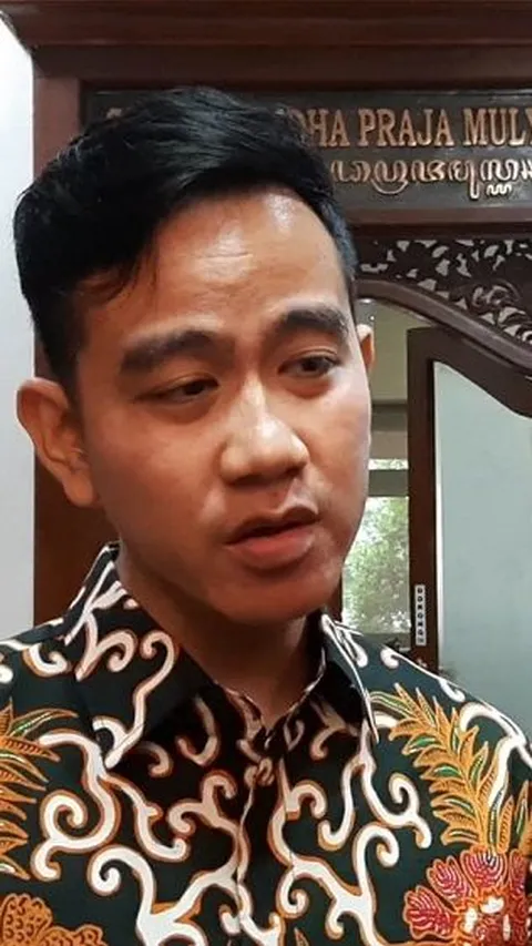 Diisukan Pindah ke Golkar, Gibran Pastikan Masih Kader PDIP