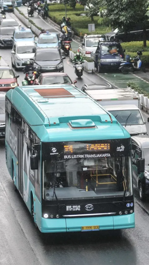 Catat! Hari Ini Transjakarta Modifikasi Rute D11 Jadi Depok-BKN Via Cibubur