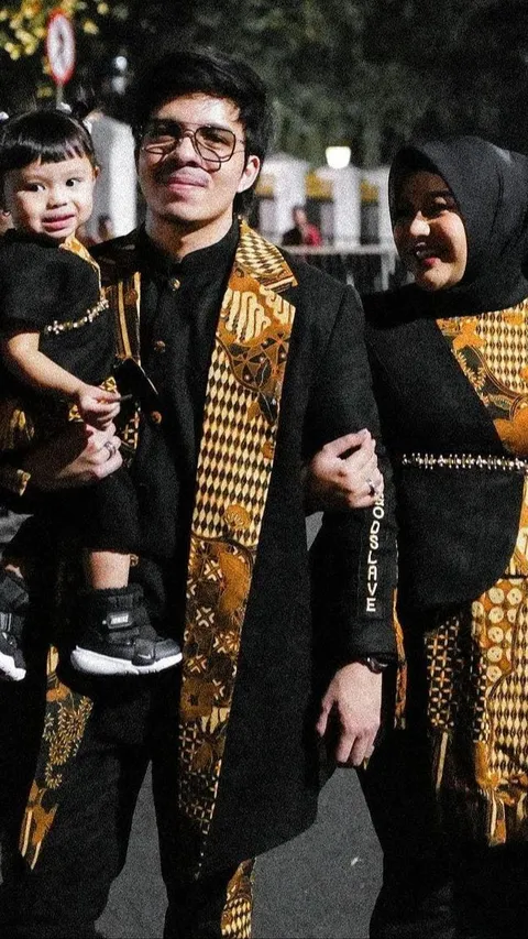 Momen Ameena Bikin Jokowi Gemas, Ikut Catwalk sama Atta Aurel di Acara Istana Berbatik