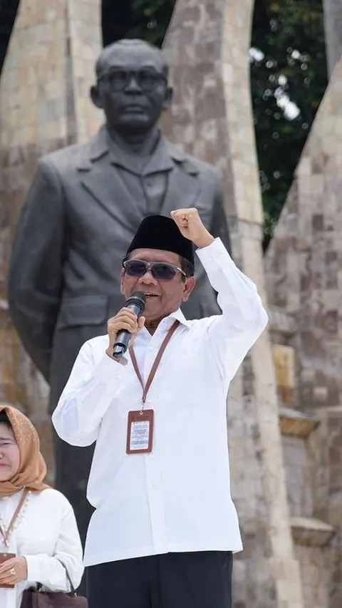 MK Tolak Gugatan Usia Capres Maksimal 70 Tahun, Mahfud MD: Pak Prabowo Silakan Mendaftar