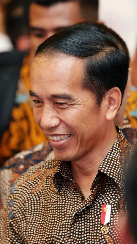 Reaksi Santai Jokowi Dilaporkan Ke KPK Karena Tuduhan Kolusi-Nepotisme