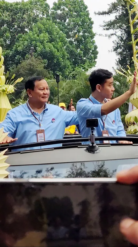 Prabowo-Gibran Naik Maung Menuju KPU