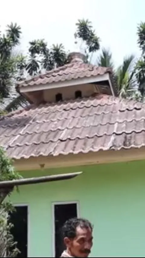 Akibat Kemarau Panjang, Masjid di Kampung Ini Sepi Jemaah 