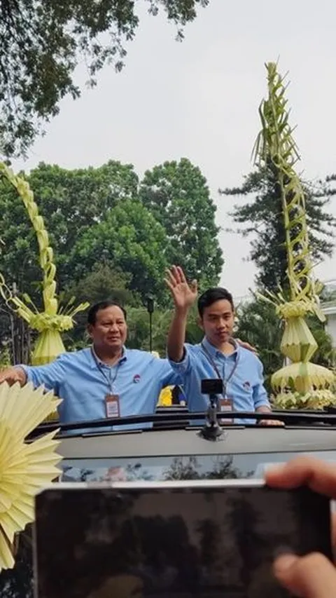 VIDEO: Ribuan Pendukung Prabowo-Gibran Antar Daftar KPU, Penuhi Jalan Dekat Rumah Megawati