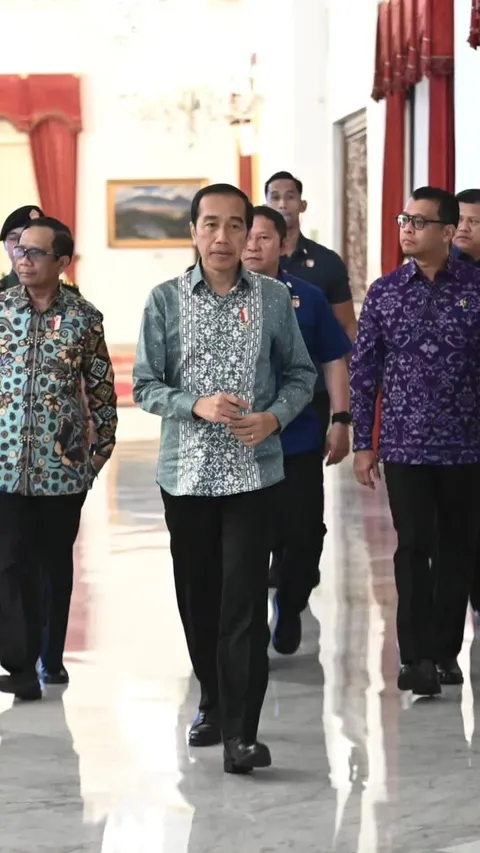 Masa Kecil Jadi Tukang Batu Hingga Gali Sumur, Kini Jadi Menteri Jokowi Dua Kali