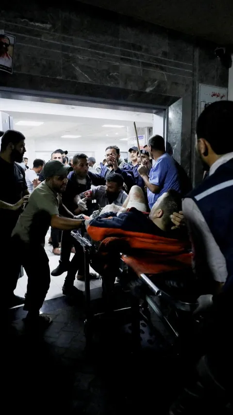 Dokter di RS Indonesia di Gaza Menangis Dengar Kabar Keluarganya Tewas Dibom Israel