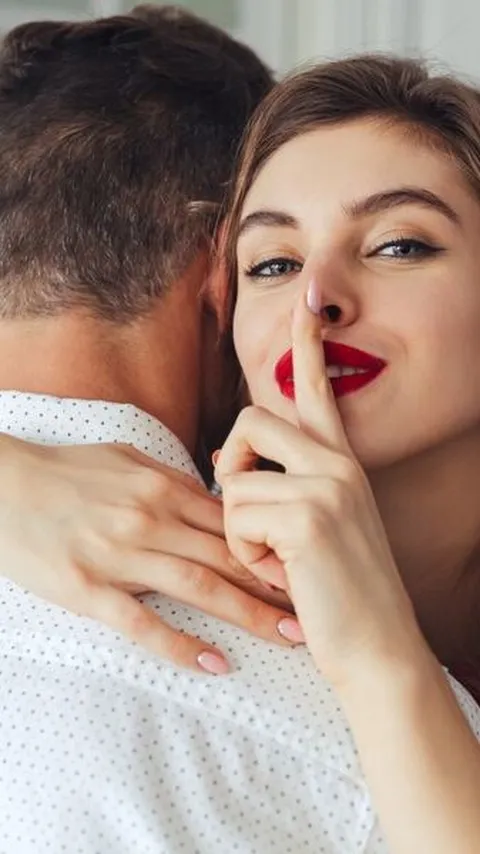 Bolehkah Istri Puaskan Suami dengan Oral Seks? Simak Penjelasan Buya Yahya