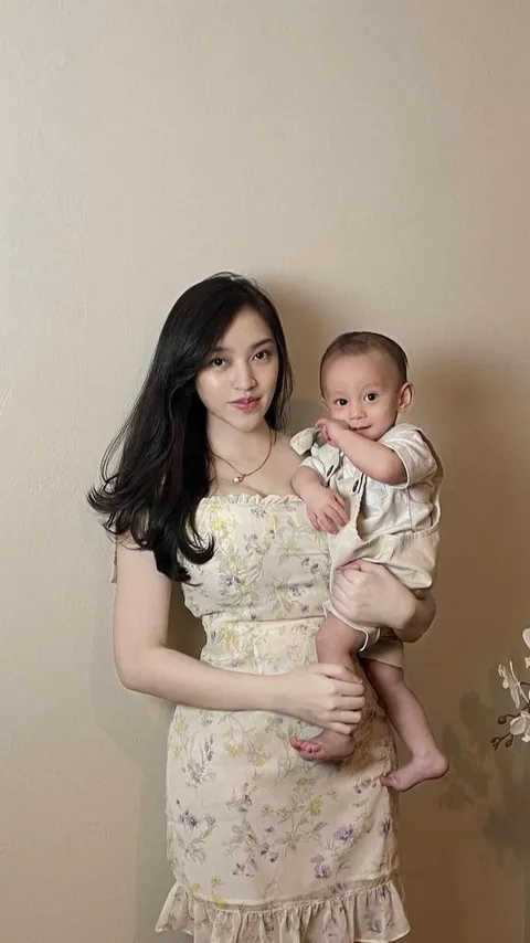 Hot Mom Idola Netizen, 8 Foto Amanda Zahra Yang Kini Makin Eksis Usai Kasus Perselingkuhan